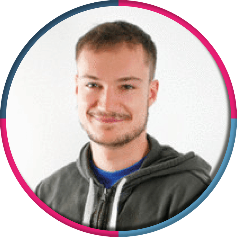 Vincent Guerin behaalde zijn diploma als informatica-ingenieur aan Polytech Montpellier. Tijdens zijn studie liep hij stage bij La Cravate Solidaire Belgique om de website te bouwen. Inmiddels richtte hij zijn eigen consultancybedrijf op. Vincent staat bekend om zijn solidariteit, respect en integriteit en ondersteunt het team met IT-advies.
